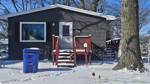 716 2nd Ave SW, Oelwein, IA 50662