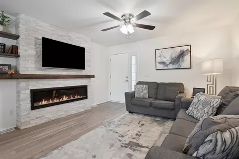 715 Grindstone Cir, Waterloo, IA 50702 photo 5