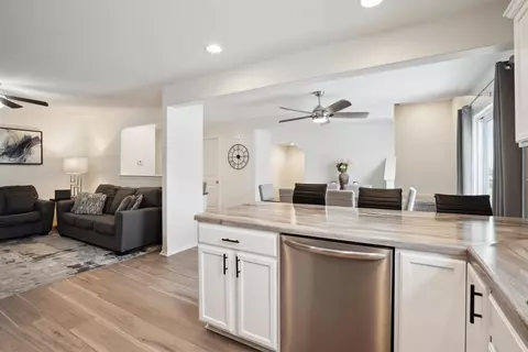 715 Grindstone Cir, Waterloo, IA 50702 photo 12