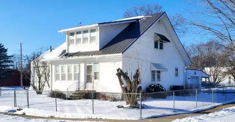 209 E Hayes St, Hazleton, IA 50641