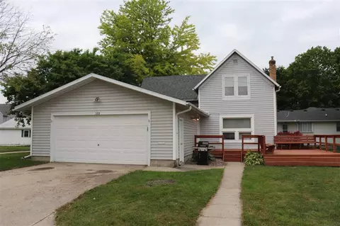 103 Monroe St, Decorah, IA 52101