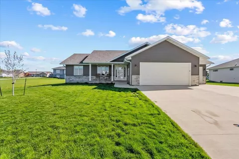 613 Collins Rd, Fairbank, IA 50629