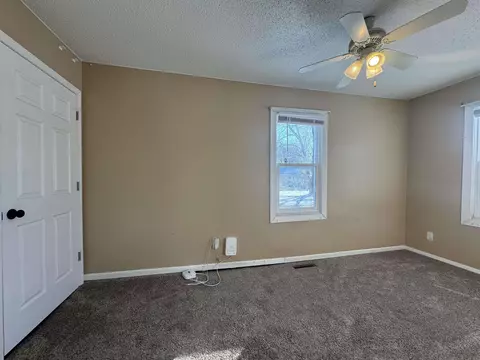 601 Gilbert St, Waterloo, IA 50707 photo 5