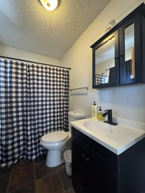 601 Gilbert St, Waterloo, IA 50707 photo 4