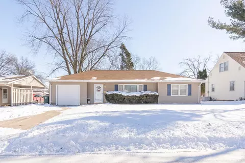 425 Beverly Hills St, Waterloo, IA 50701