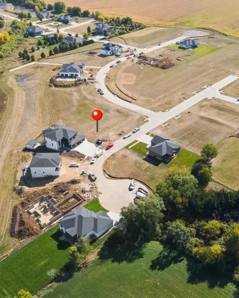 1726 Yale Pkwy, Cedar Falls, IA 50613