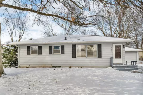 721 29th St, Cedar Falls, IA 50613