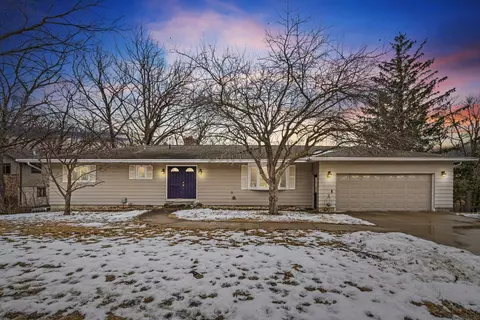 507 Upper Terrace Dr, Independence, IA 50644