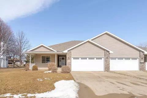 2911 W 3rd St, Cedar Falls, IA 50613
