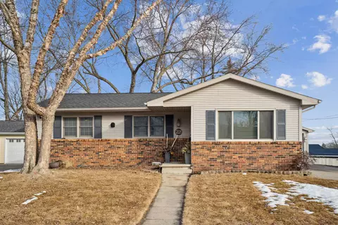 221 Bourland Ave, Waterloo, IA 50702