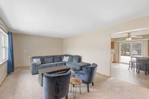 105 Oregon Rd, Cedar Falls, IA 50613 photo 4