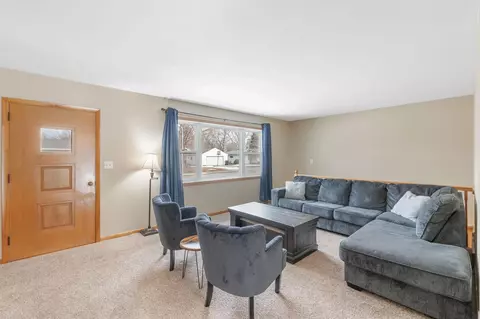 105 Oregon Rd, Cedar Falls, IA 50613 photo 3