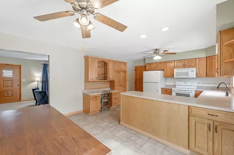 105 Oregon Rd, Cedar Falls, IA 50613 photo 7