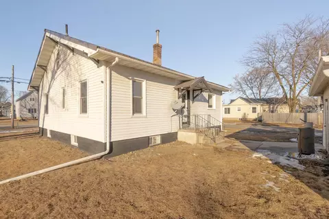 611 E 1st St, Sumner, IA 50674 photo 28