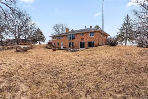 1399 190th St, Independence, IA 50644