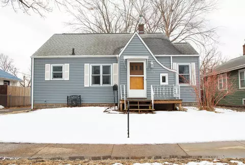 725 Riehl St, Waterloo, IA 50703