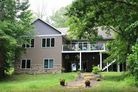 26236 213th Ave, Delhi, IA 52223