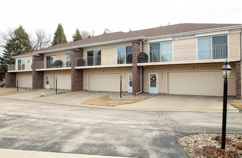 427 SW 8th Ave, Waverly, IA 50677