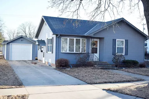 620 Park St, Osage, IA 50461