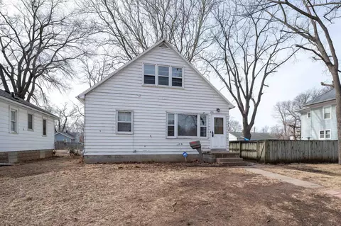 210 Blowers Ave, Waterloo, IA 50703