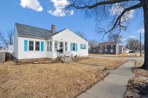 931 Byron Ave, Waterloo, IA 50702