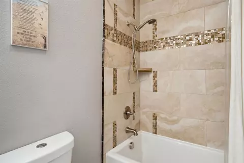 1916 Red Tail Dr, Waterloo, IA 50701 photo 25