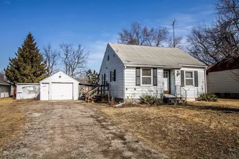 1601 W Gilbert Dr, Evansdale, IA 50707