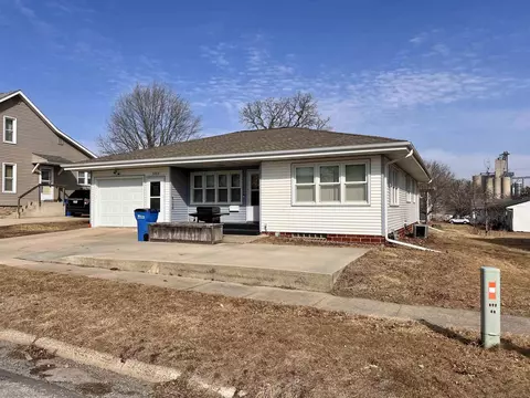 503 E Ave, Grundy Center, IA 50638