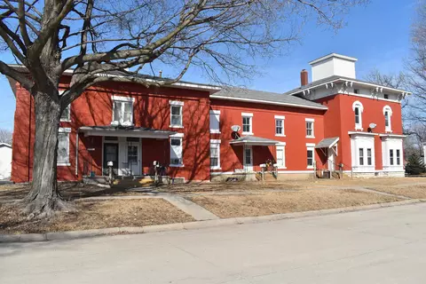 333 Chase St, Osage, IA 50461