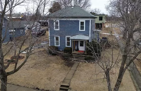 800 SW 1st Ave, Waverly, IA 50677