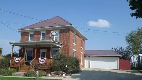 208 N West St, Monona, IA 52159