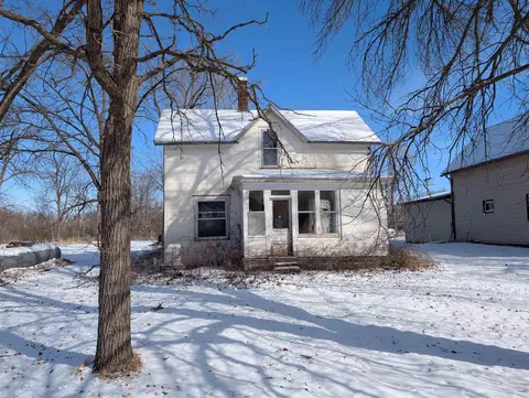 511 River St, Chester, IA 52134