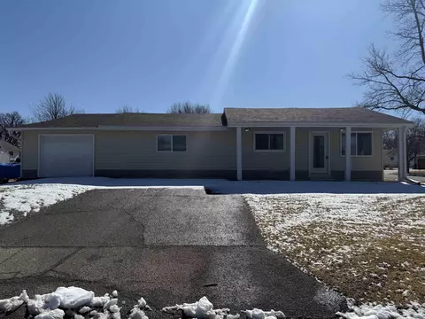 704 B Ave, Grundy Center, IA 50638