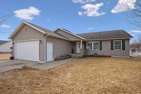 810 Jakob Ln, Evansdale, IA 50707