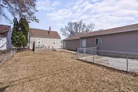 1150 E Mitchell Ave, Waterloo, IA 50702 photo 6