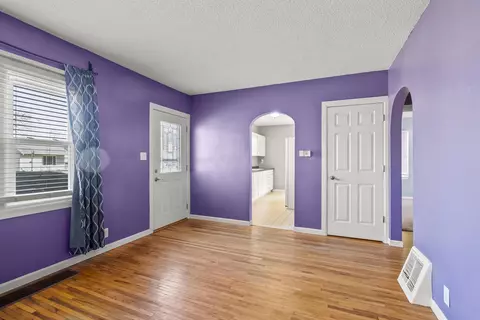 1150 E Mitchell Ave, Waterloo, IA 50702 photo 11