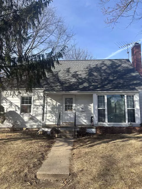 823 1st Se Ave, Waverly, IA 50677