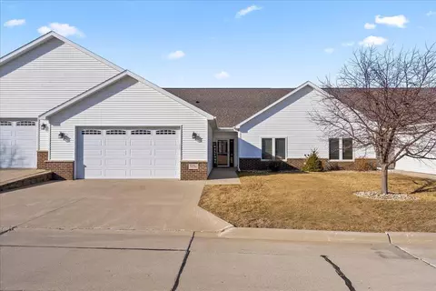515 Autumn Ln #D, Cedar Falls, IA 50613