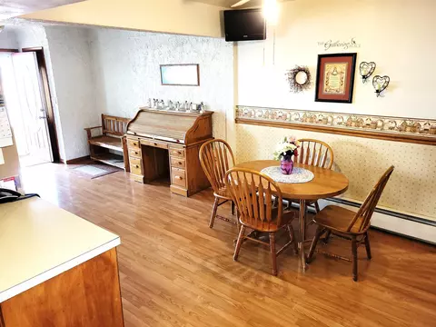 417 E 4th St, Readlyn, IA 50668 photo 4