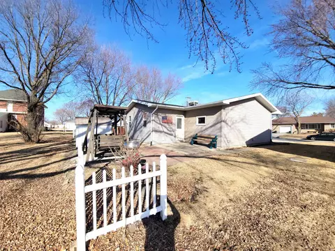 417 E 4th St, Readlyn, IA 50668 photo 15