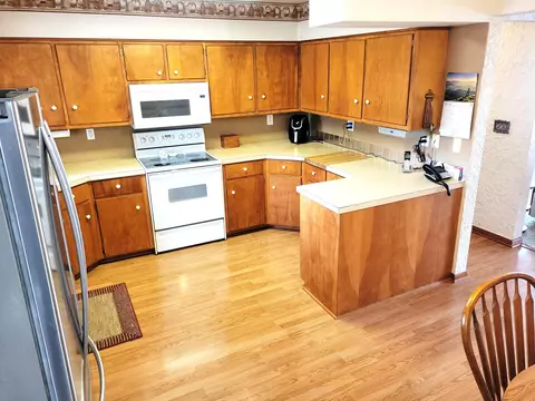 417 E 4th St, Readlyn, IA 50668 photo 3