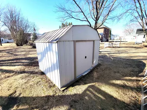 417 E 4th St, Readlyn, IA 50668 photo 17