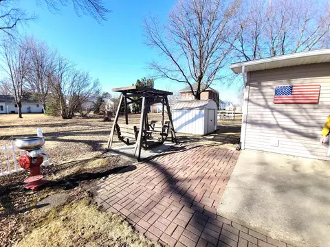 417 E 4th St, Readlyn, IA 50668 photo 14
