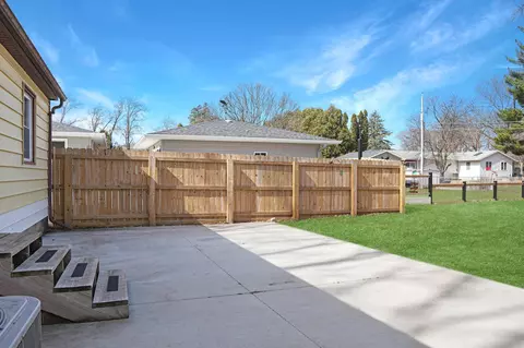 1009 Maple St, Cedar Falls, IA 50613 photo 14