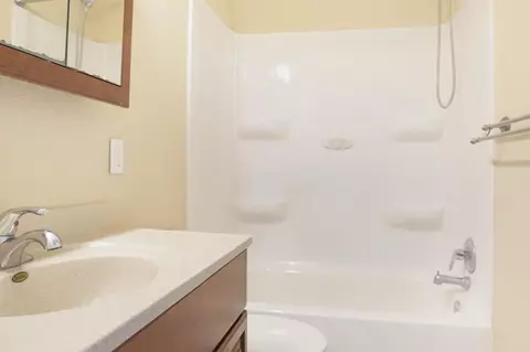1009 Maple St, Cedar Falls, IA 50613 photo 8
