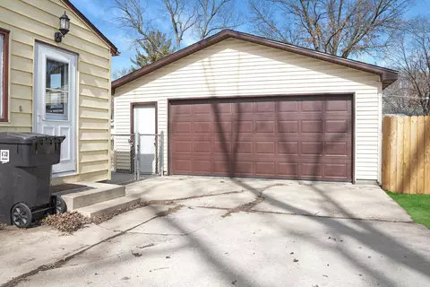 1009 Maple St, Cedar Falls, IA 50613 photo 17
