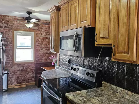 1601 E Mitchell Ave, Waterloo, IA 50702 photo 6