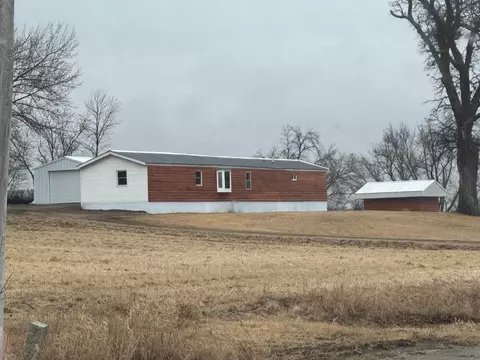 304 S Main, Bassett, IA 50645