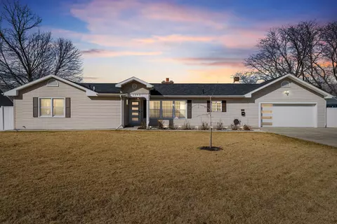 1140 Prospect Blvd, Waterloo, IA 50701