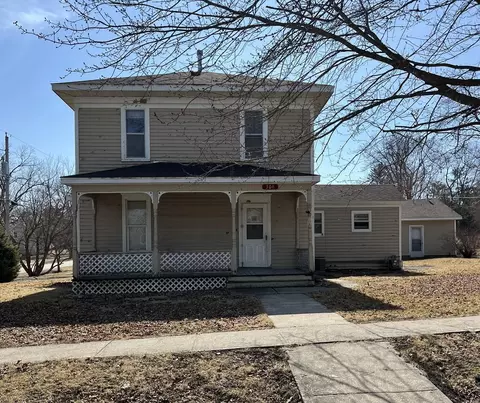 308 E State St, Fayette, IA 52142 photo 1